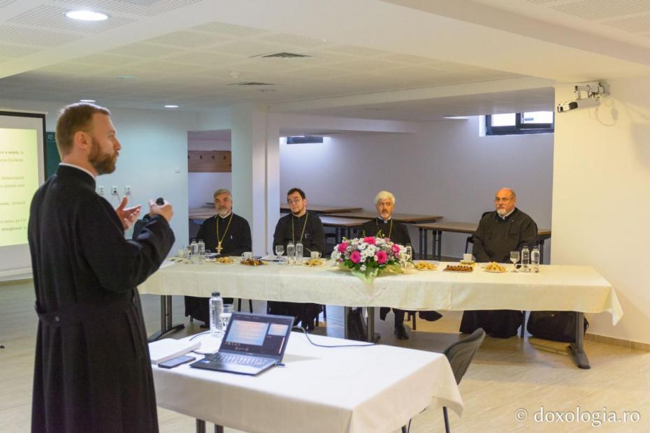 Suținerea publică a tezei de doctorat / Foto: Mihail Vrăjitoru