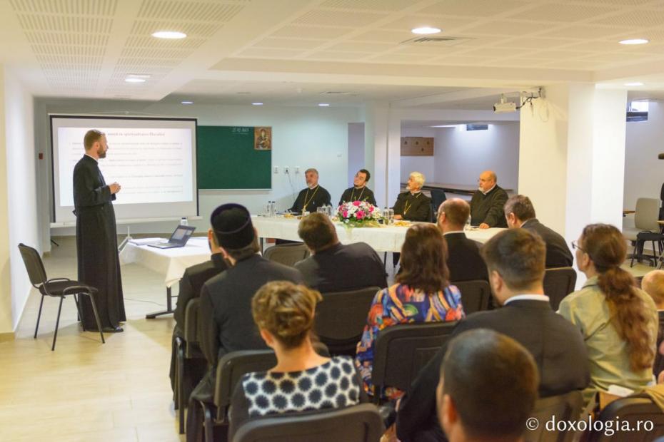 Suținerea publică a tezei de doctorat / Foto: Mihail Vrăjitoru